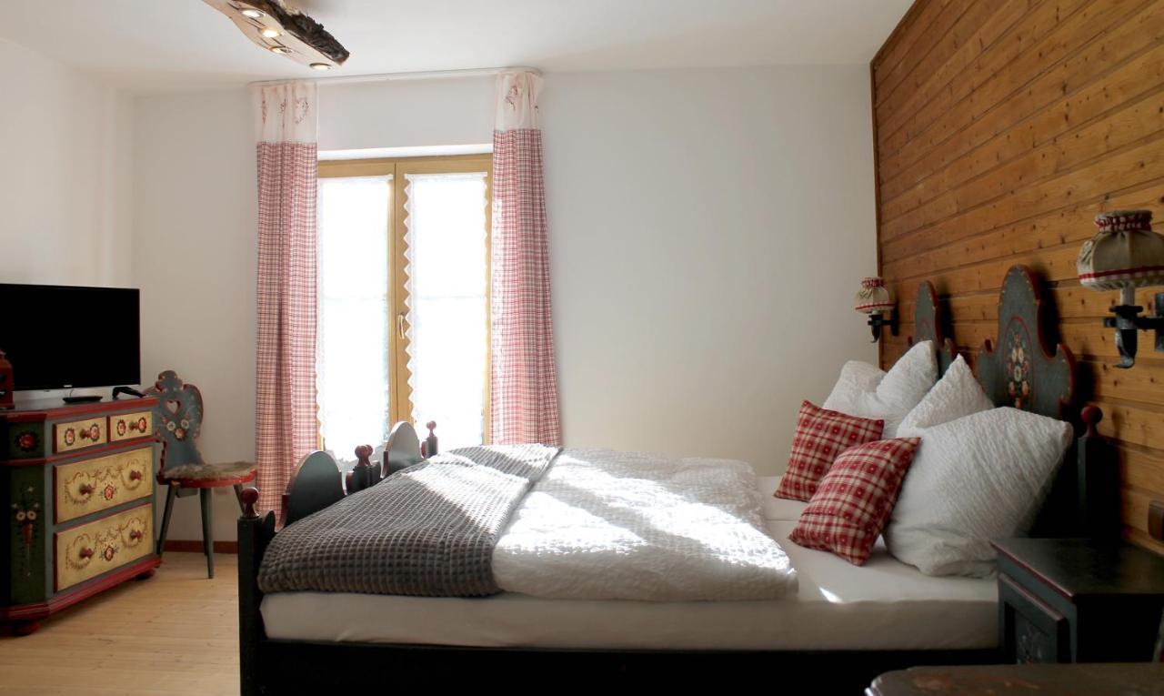 Berggasthof Karntner Alm Hotel มิทเทนวัลด์ ภายนอก รูปภาพ