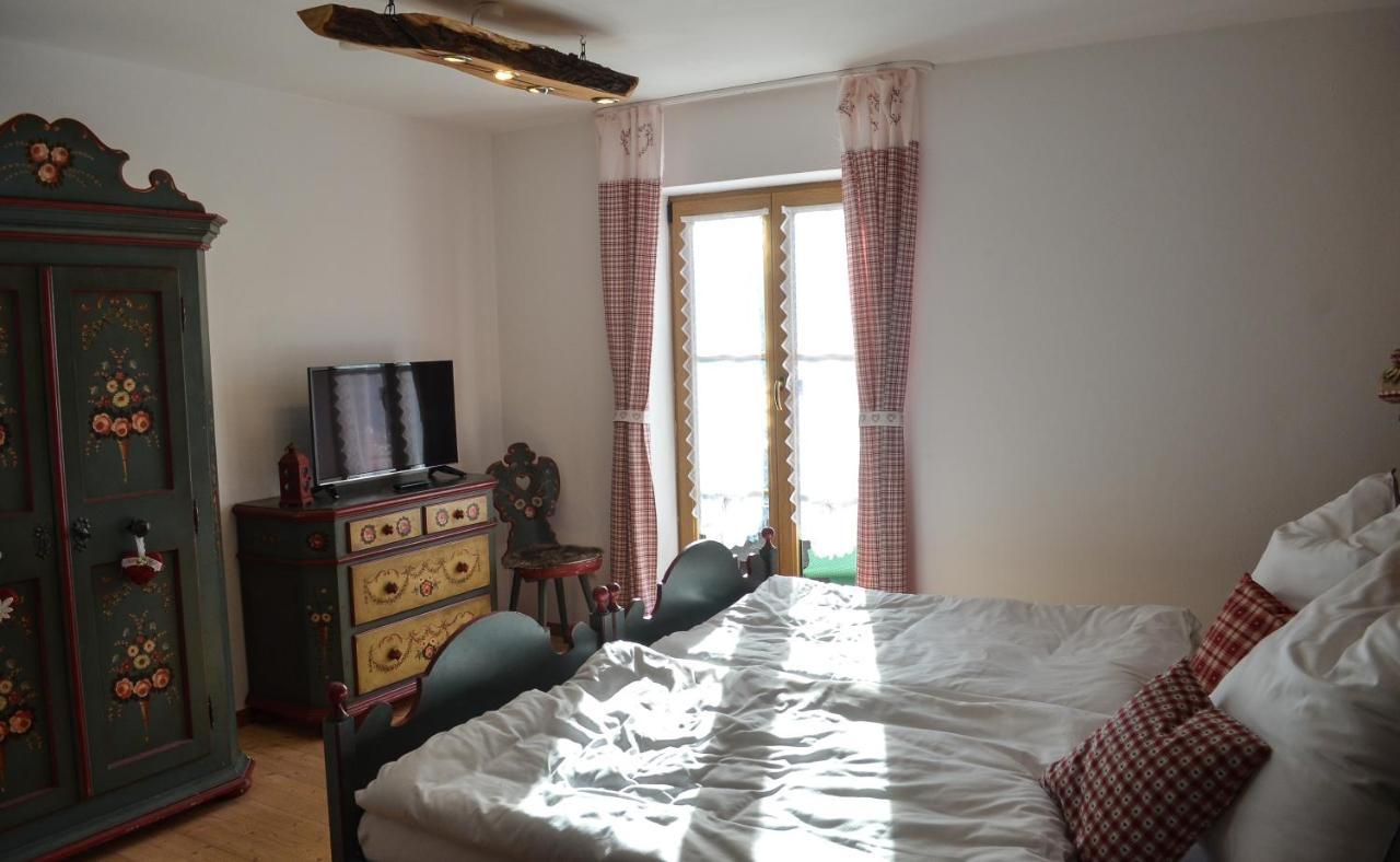 Berggasthof Karntner Alm Hotel มิทเทนวัลด์ ภายนอก รูปภาพ
