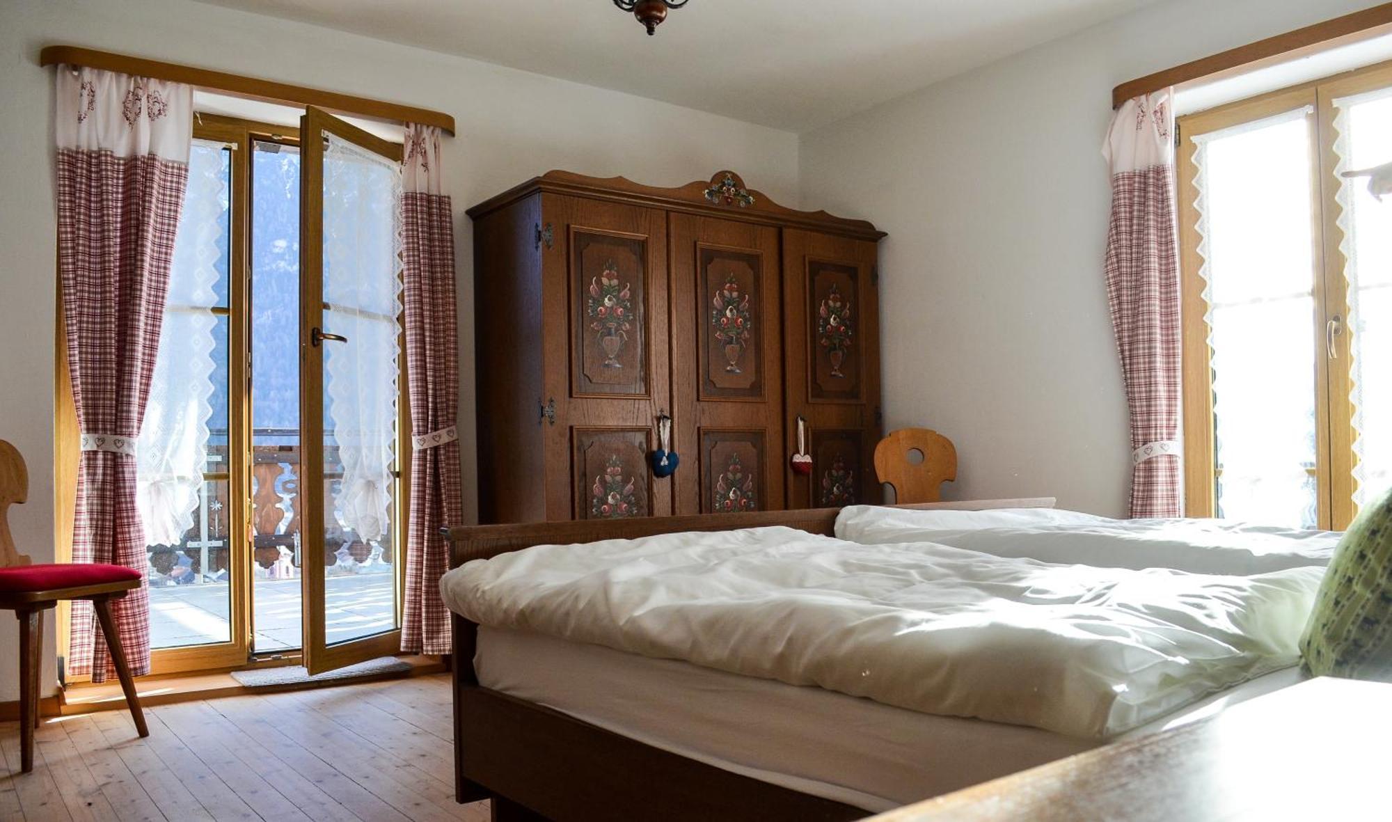 Berggasthof Karntner Alm Hotel มิทเทนวัลด์ ภายนอก รูปภาพ