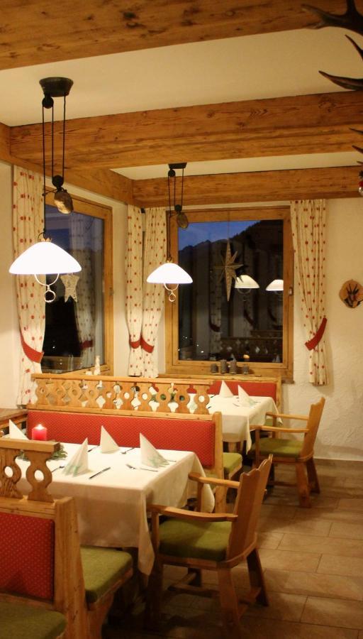 Berggasthof Karntner Alm Hotel มิทเทนวัลด์ ภายนอก รูปภาพ